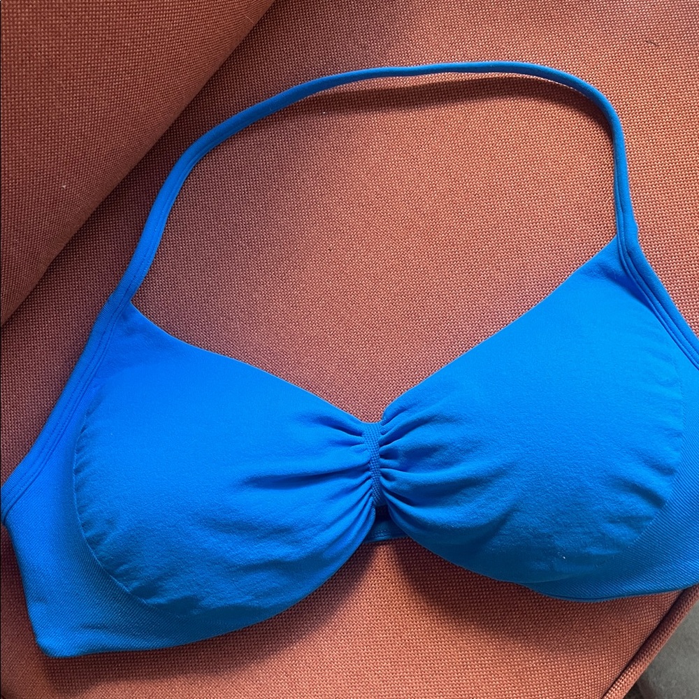 Aurola sports bra